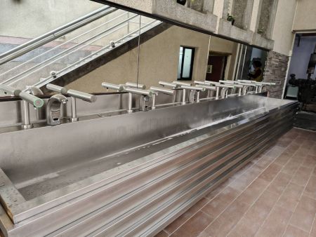 A közegészségügy javítása a tajvani Longshan templom történelmi EcoTap-D sorozatával. - A Longshan templom átvette a Hokwang EcoTap kézmosó állomását.